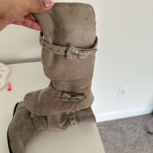 Gently used girls size 12 little kid boots